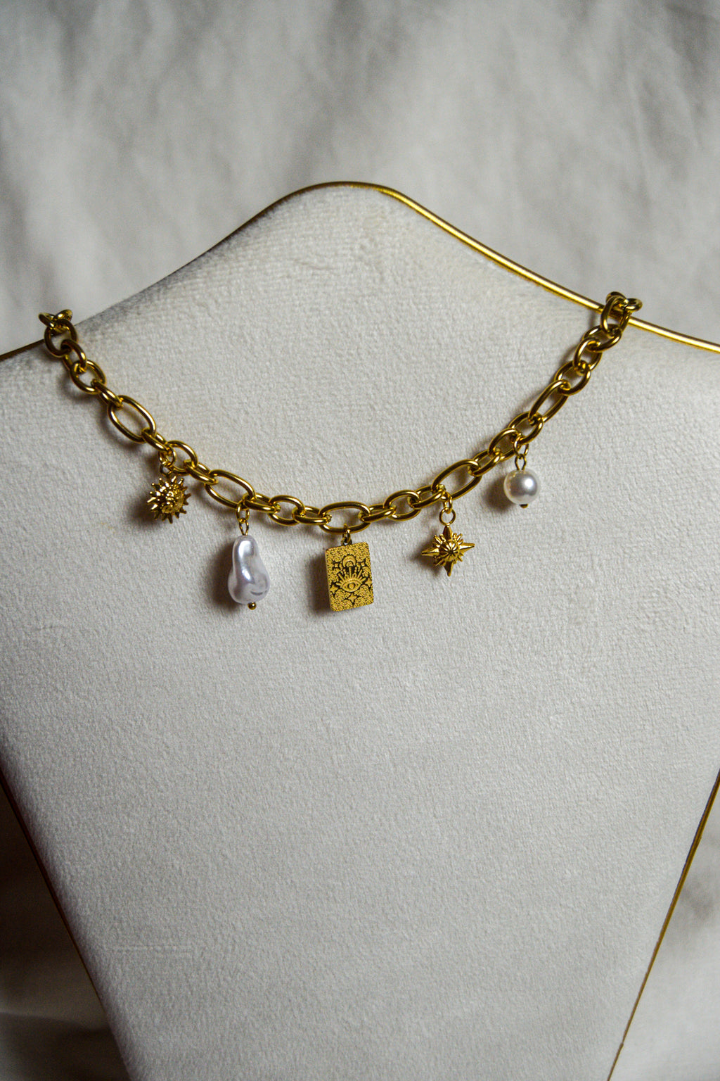 Charm necklace gold