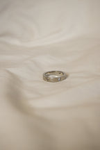 Anel prateado estilo Cartier