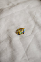 Anel dourado pedras coloridas