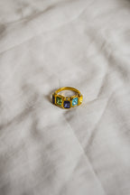 Anel dourado pedras coloridas