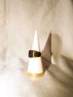 Anel dourado pedra quadrangular