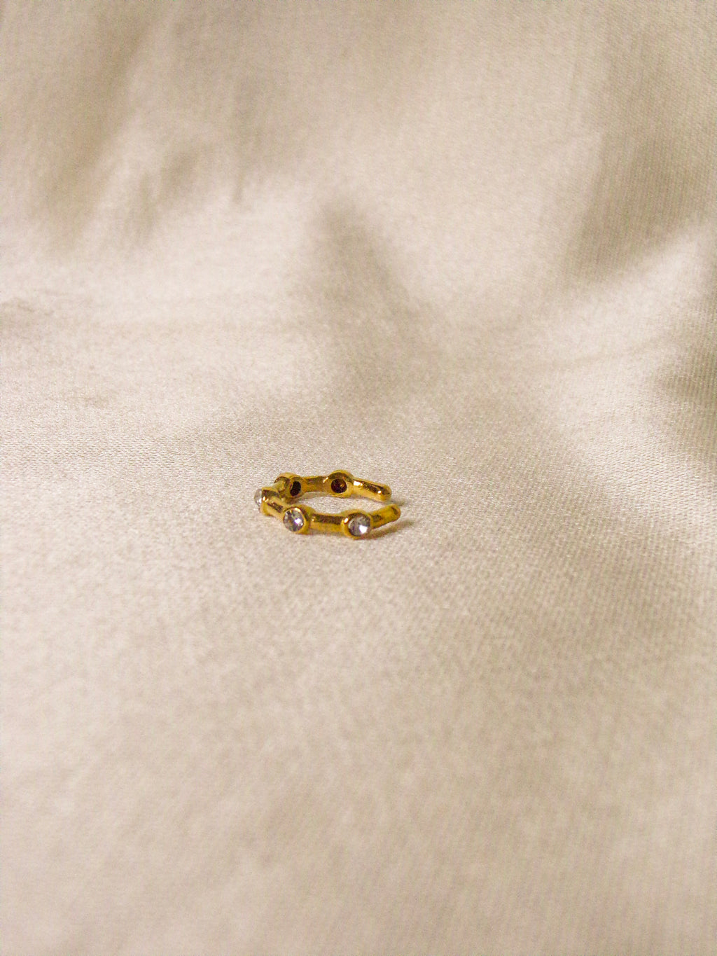 Earcuff dourado grande