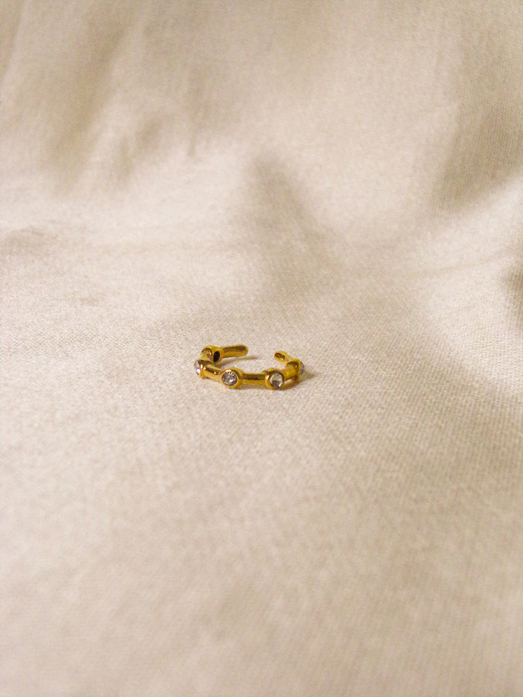 Earcuff dourado grande