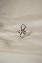 Anel prateado laço