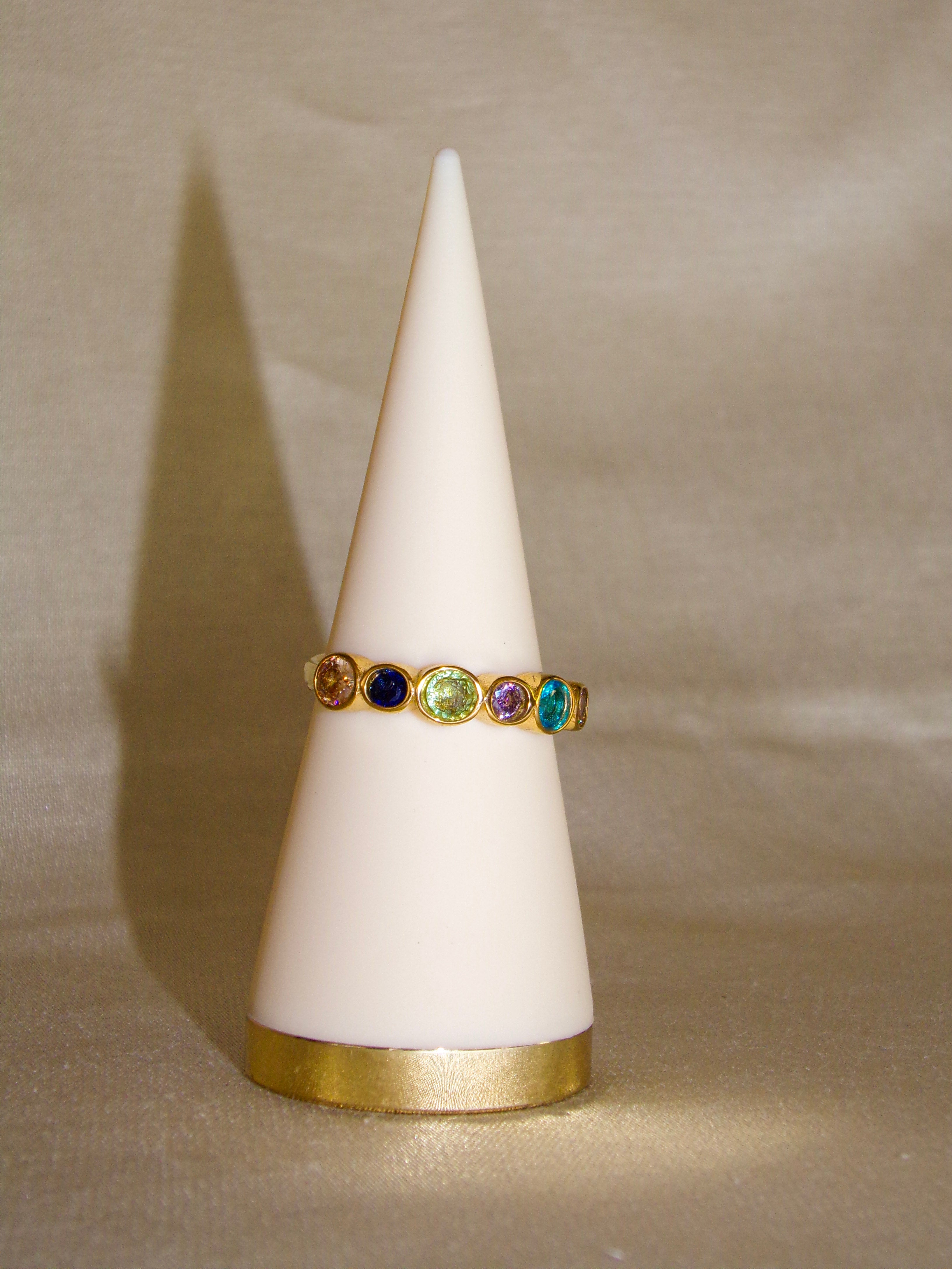 Anel dourado pedras coloridas