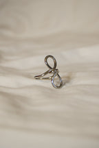 Anel prateado laço