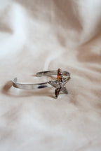 Pulseira prateada estrela