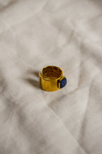 Anel dourado Pedra Azul