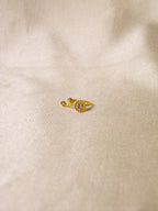 Earcuff dourado com pedra brilhante