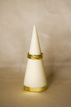 Anel dourado tranças