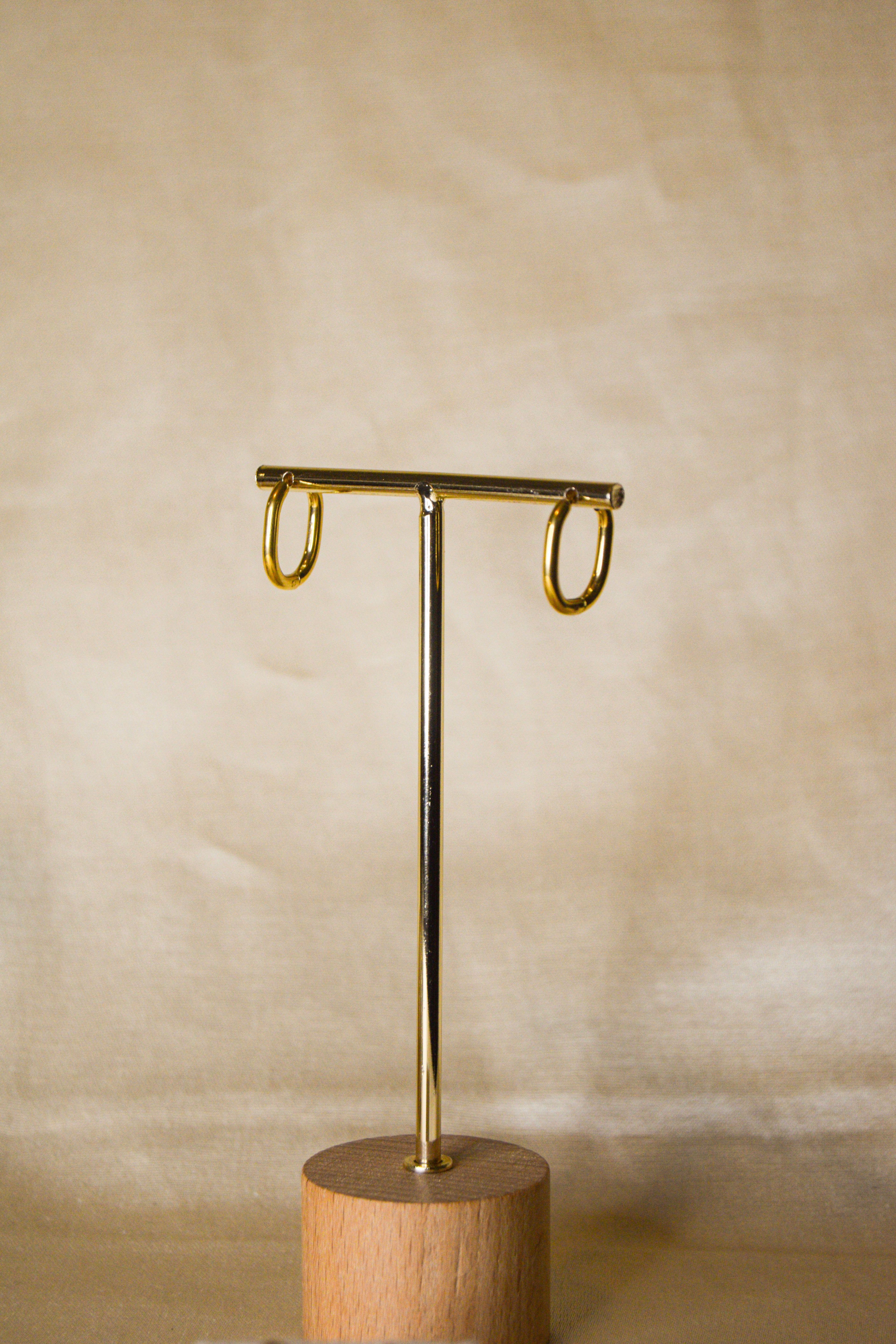 Argolas douradas ovais