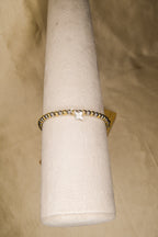 Pulseira dourada e prateada bolinhas