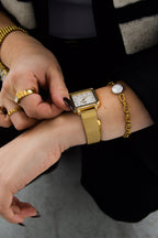 Pulseira dourada pérola