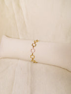 Pulseira dourada quadrangular