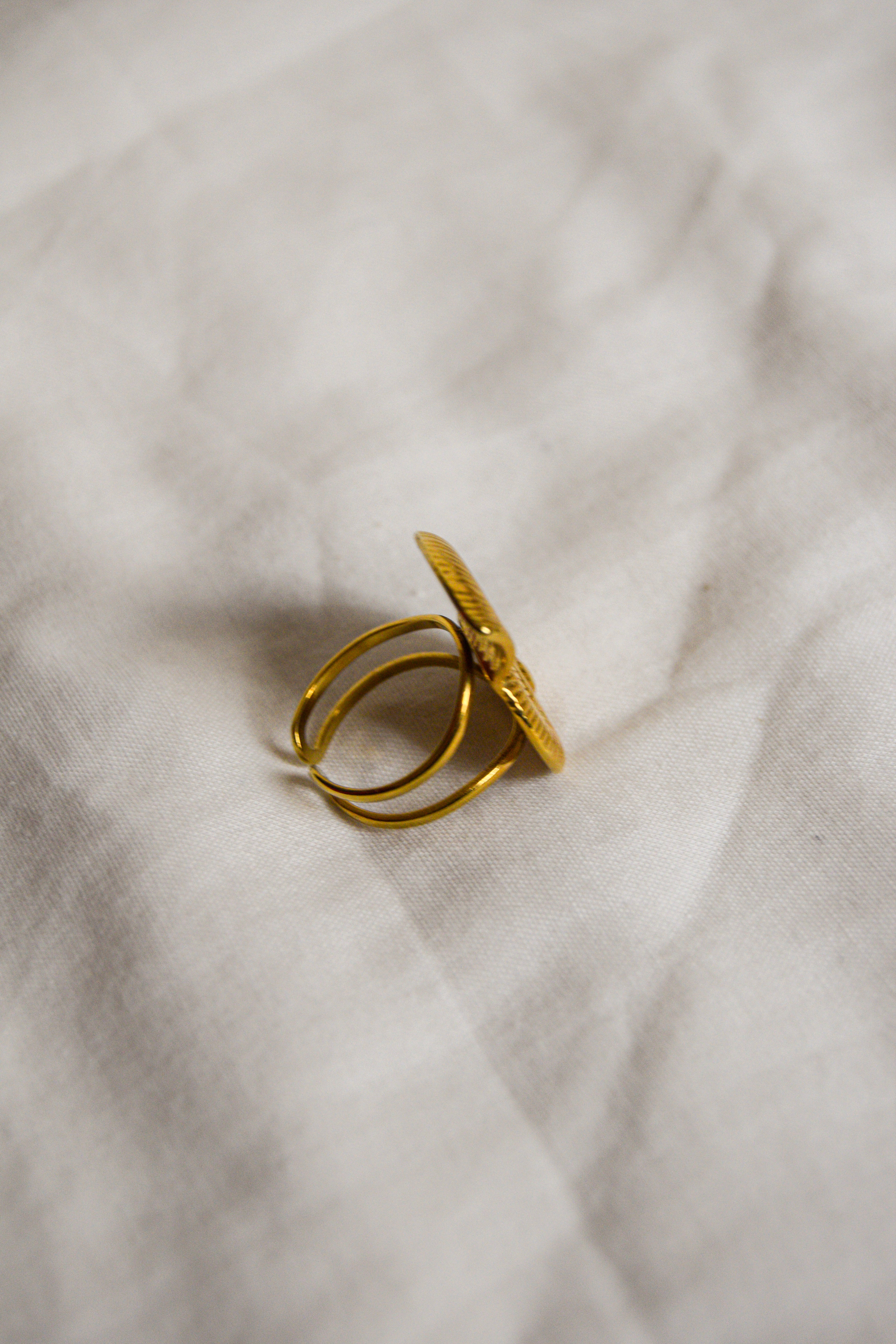 Anel dourado Concha Grande