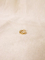 Earcuff dourado furos