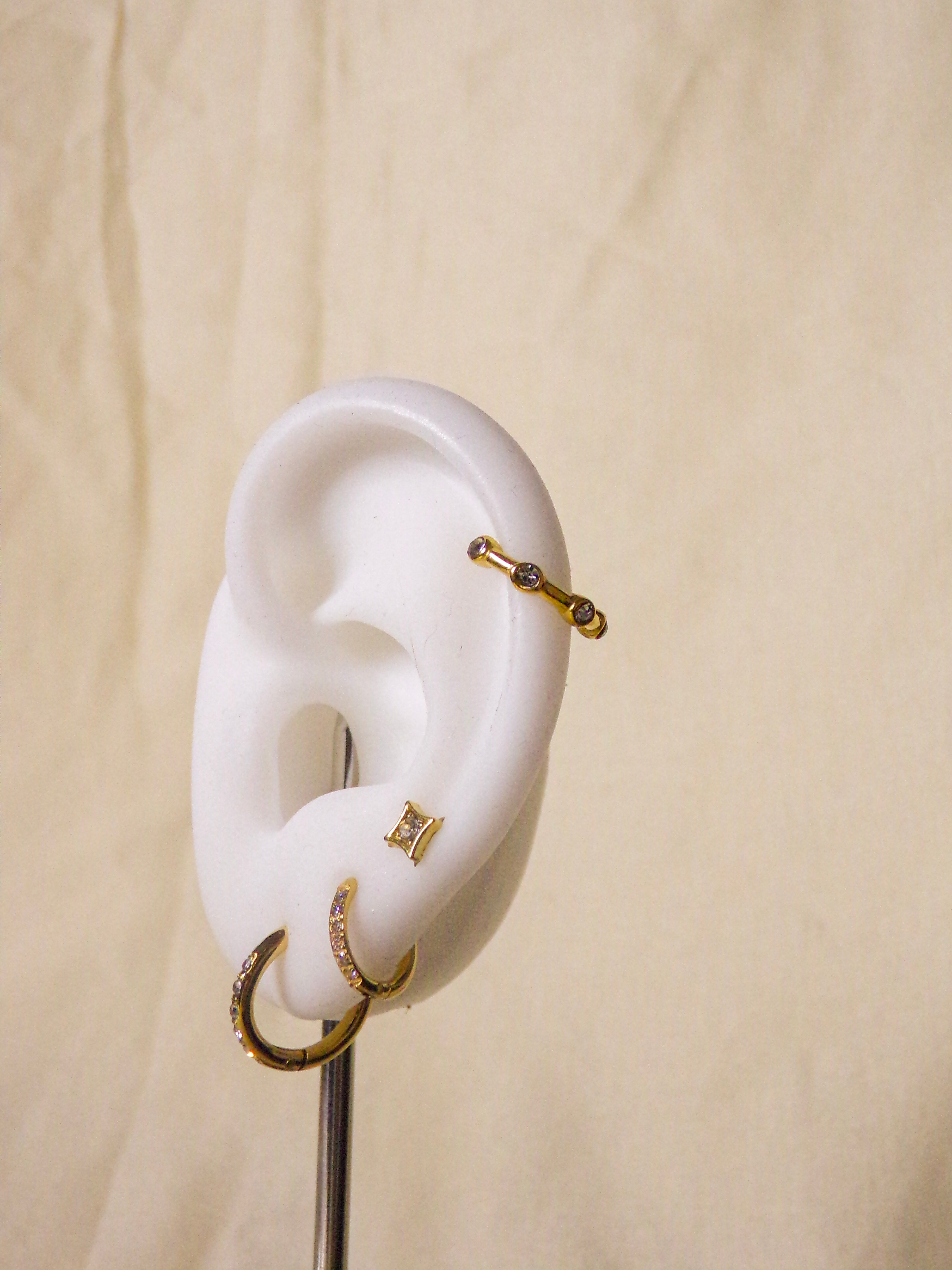 Earcuff dourado grande