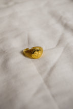 Anel dourado Olho