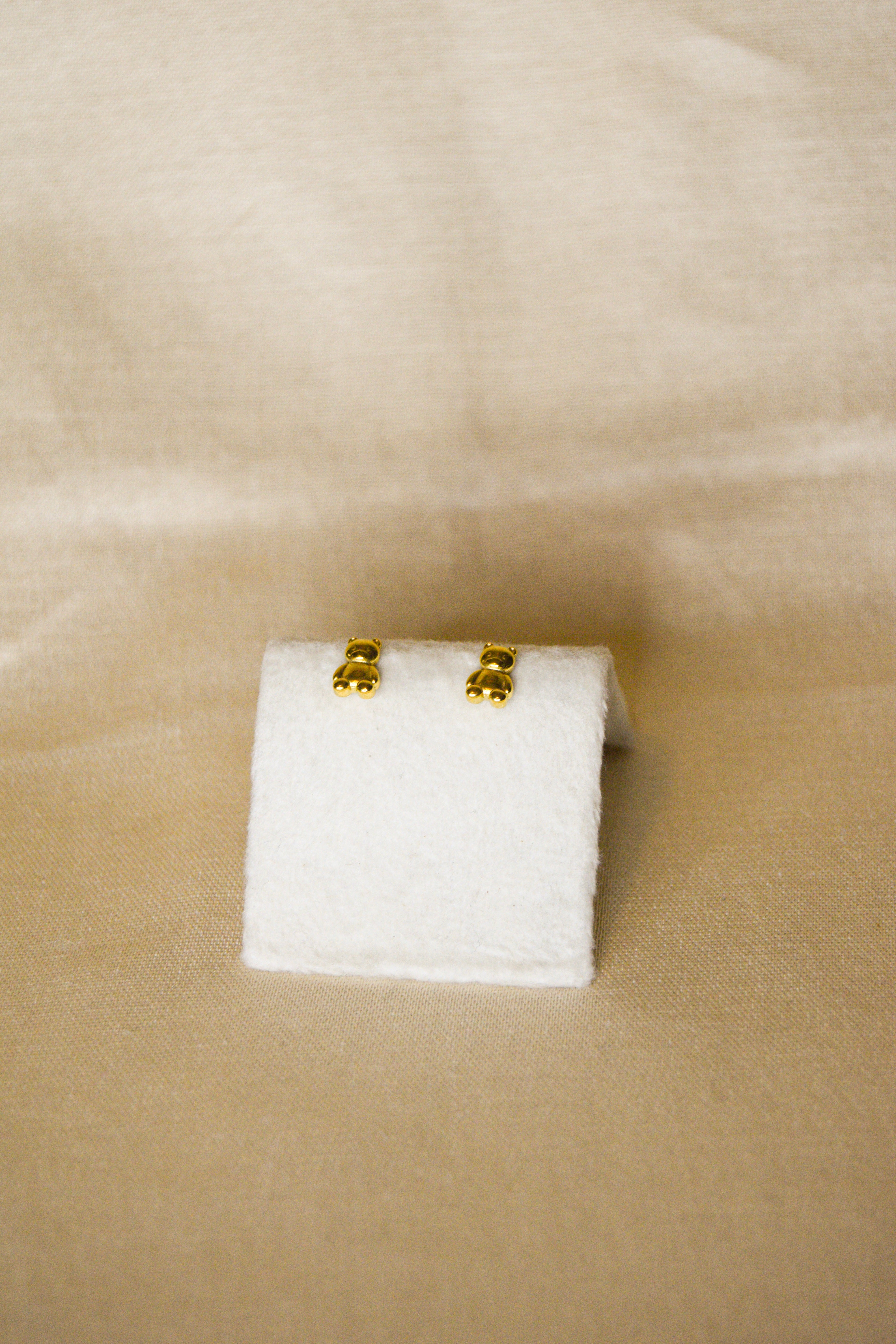 Brincos dourados ursinhos