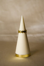 Anel dourado estrelas