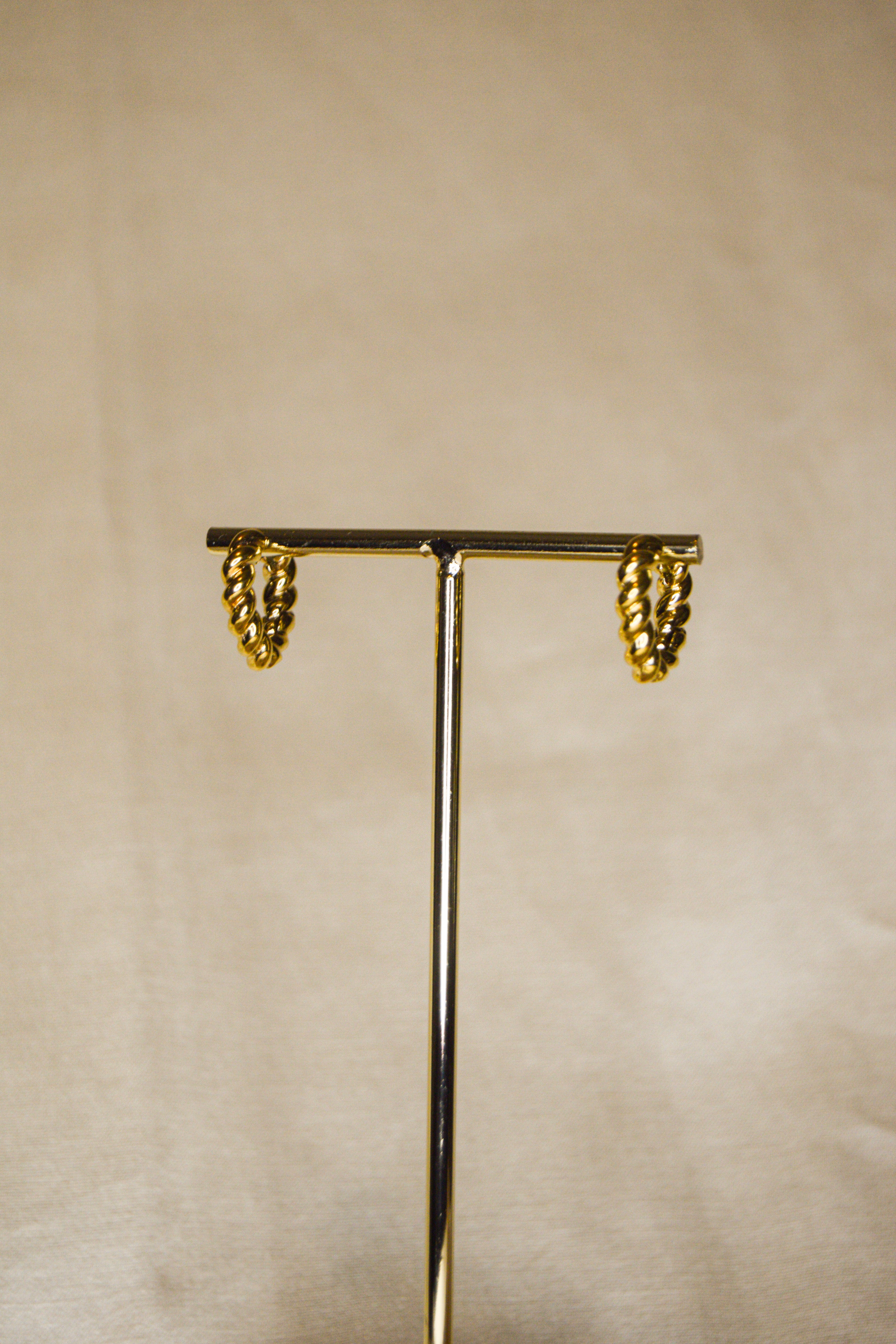 Argolas douradas bolas