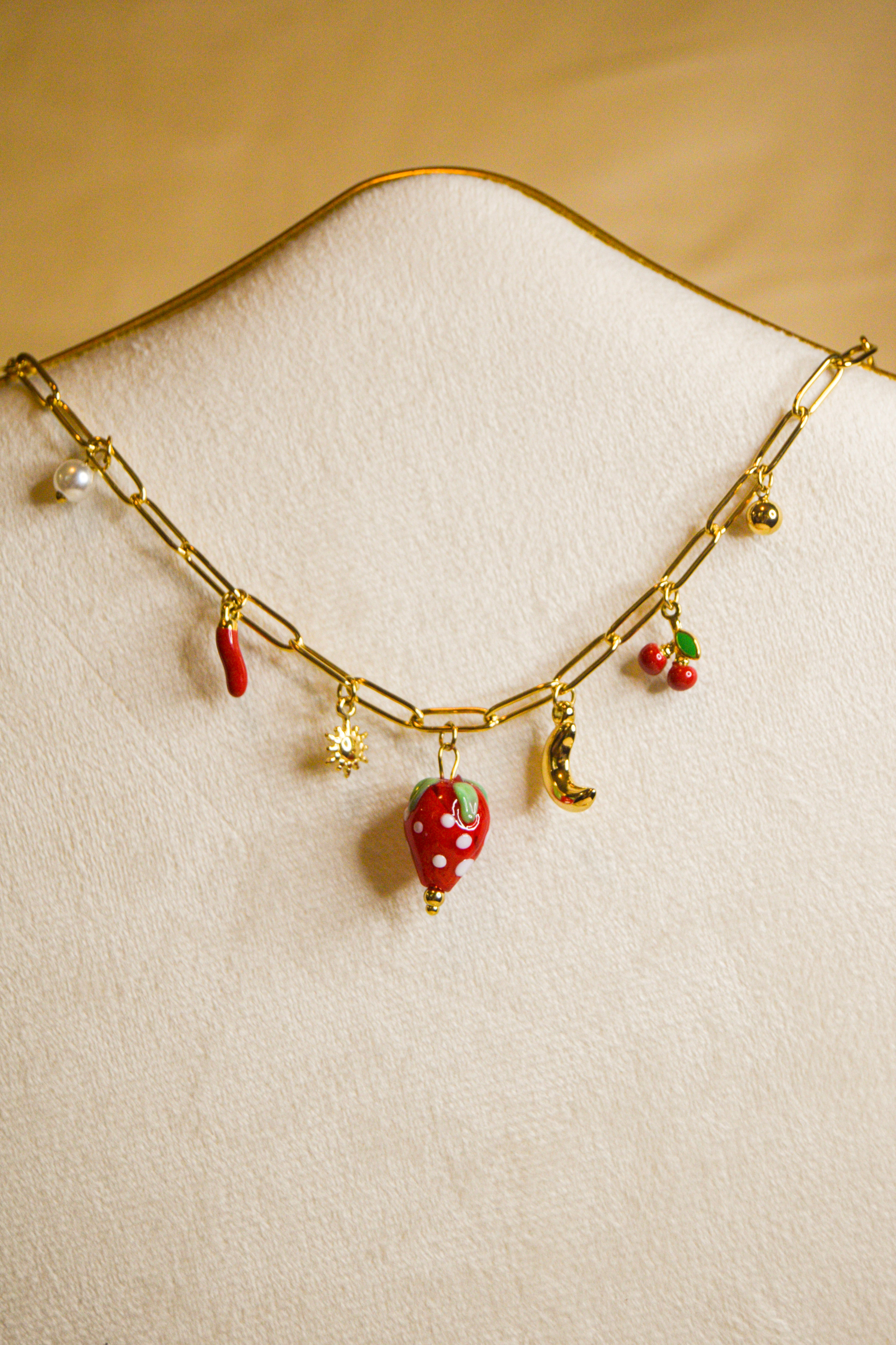 Charm necklace morango