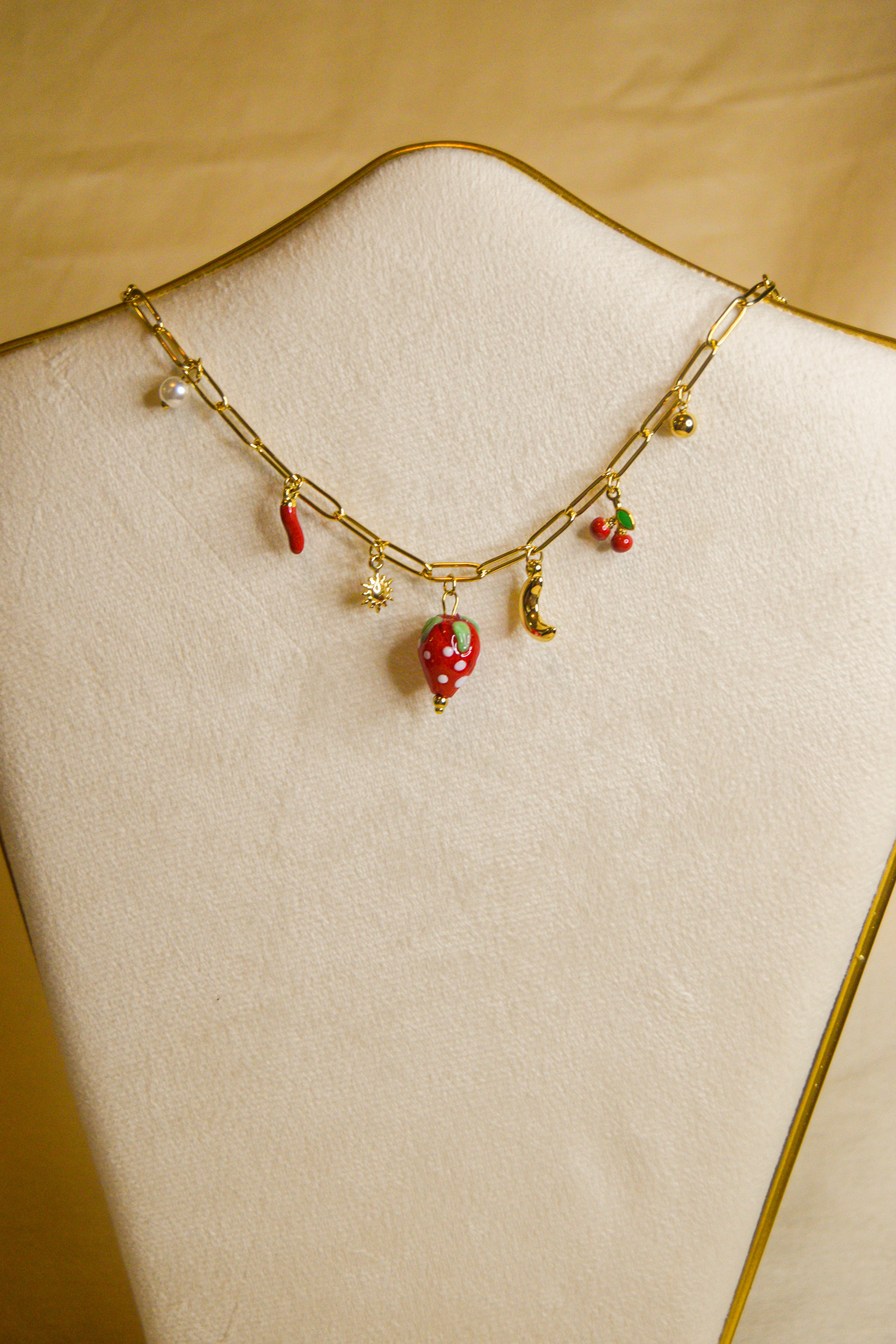 Charm necklace morango