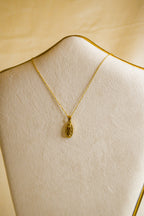 Colar dourado pendente santa