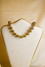 Colar dourado bolas grandes