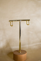 Argolas douradas brilhantes