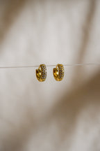 Argolas com detalhe brilhante