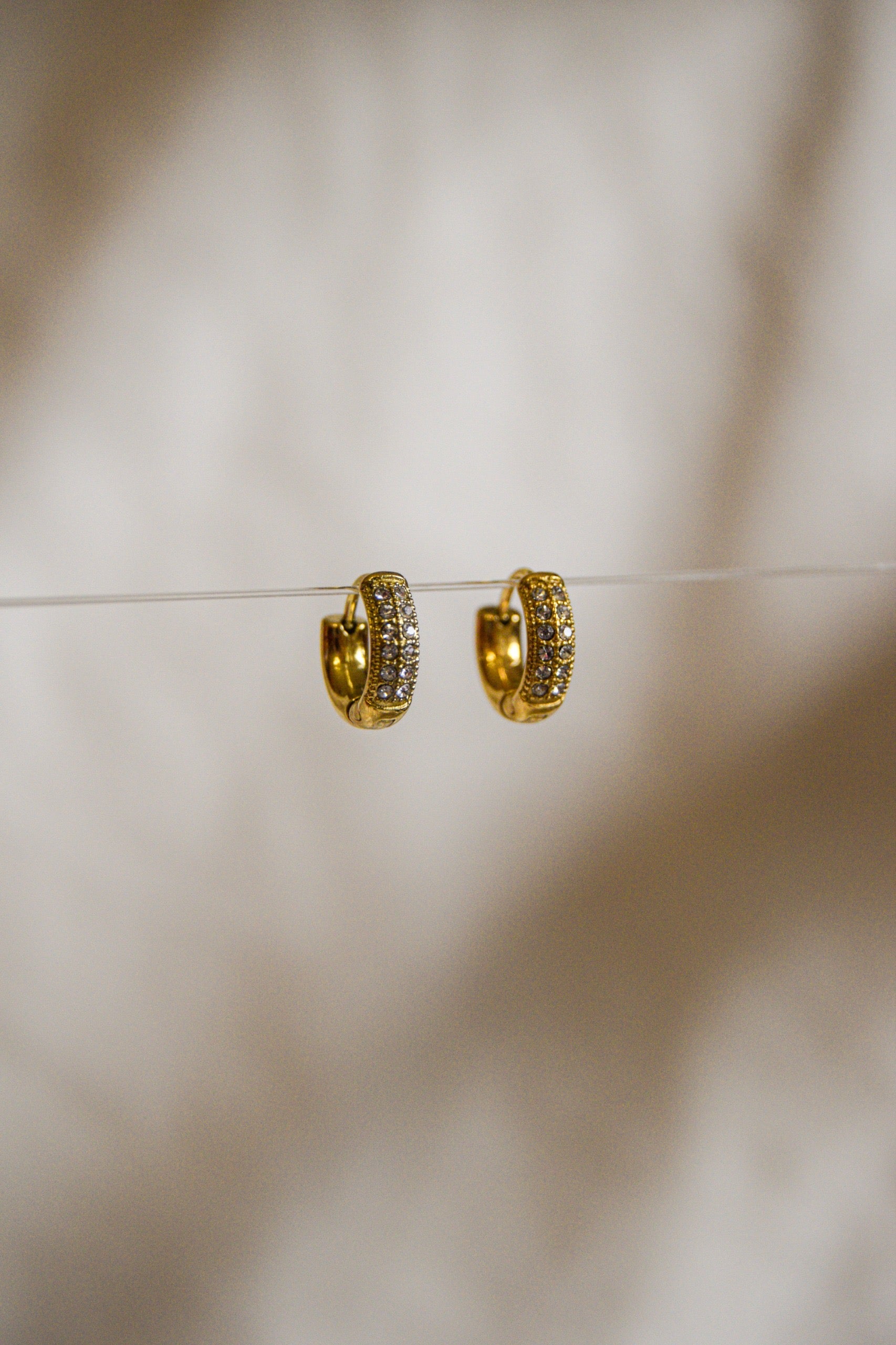 Argolas com detalhe brilhante