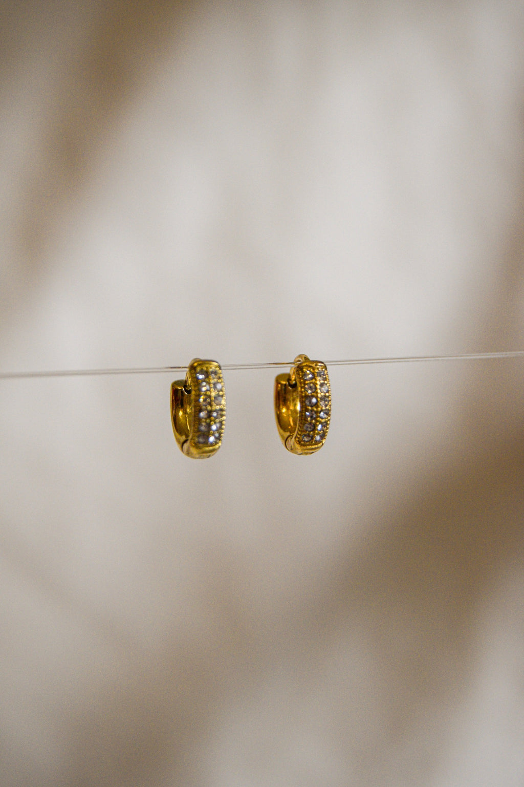 Argolas com detalhe brilhante