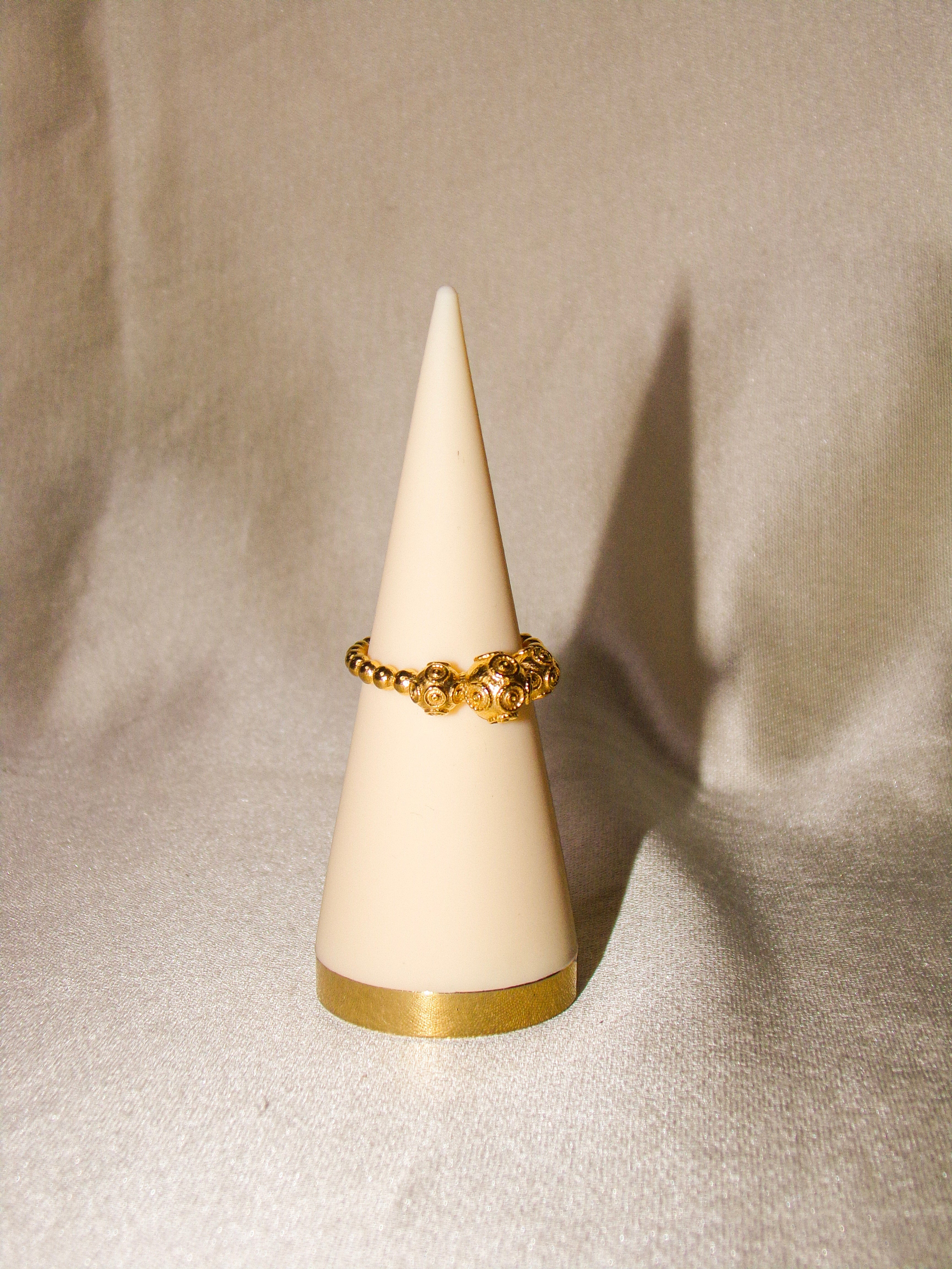 Anel dourado bolas de Viana